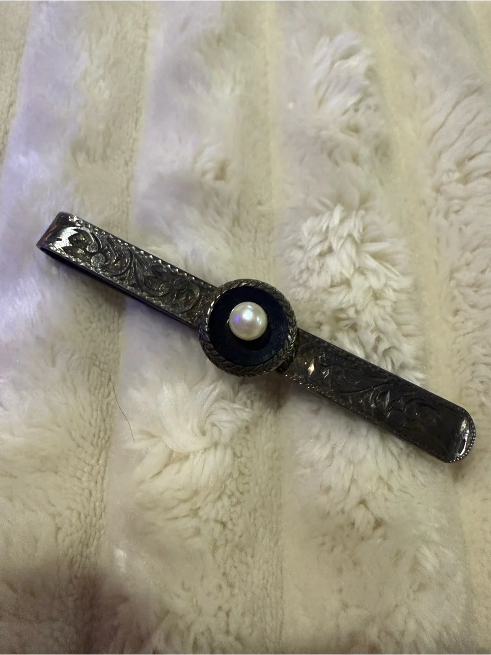 Vintage 950 Silver Engraved Tie Bar Clip w Pearl & Black Onyx Accent